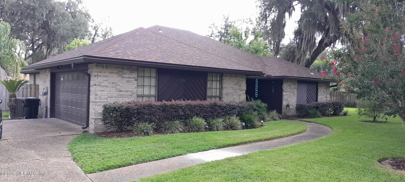 3119 Marrano Dr in Orange Park, FL - Building Photo