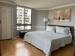1910 Ala Moana Blvd, Unit 10B in Honolulu, HI - Building Photo - Building Photo