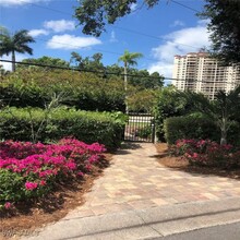 613 Beachwalk Cir in Naples, FL - Building Photo - Building Photo