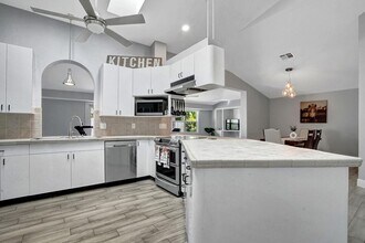 1212 Mulberry Pl in Wellington, FL - Building Photo - Building Photo