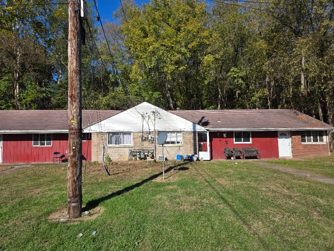 510 E Pittsburgh McKeesport Blvd, Unit 2 in North Versailles, PA - Foto de edificio - Building Photo