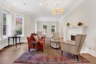 103 W Chestnut St in Chicago, IL - Building Photo - Building Photo