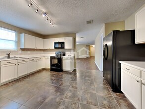 1953 Ramada Trl in Justin, TX - Building Photo - Building Photo