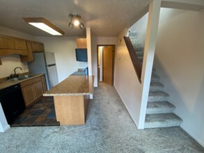 660 Rebecca St in Fairbanks, AK - Building Photo - Building Photo