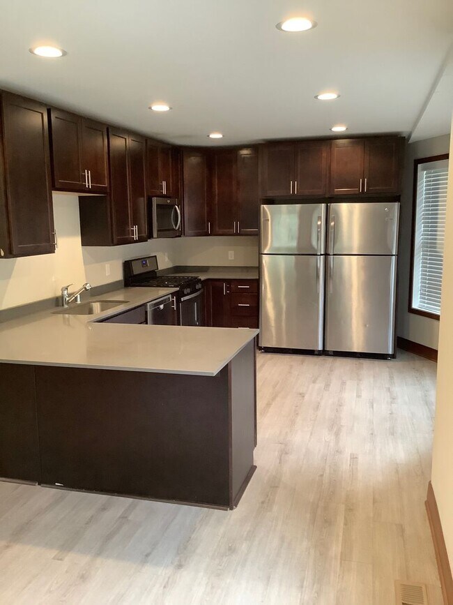 959 17th Ave SE in Minneapolis, MN - Building Photo - Building Photo