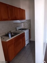 920 S Elmora Ave in Elizabeth, NJ - Building Photo - Building Photo