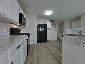 10111 Victoria Falls Ln in Houston, TX - Building Photo - Building Photo