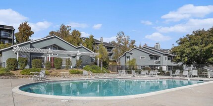 7595 Canyon Meadows Cir-Unit -7595-B in Pleasanton, CA - Building Photo - Building Photo