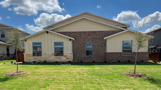 628 Fallow Dr in Venus, TX - Building Photo