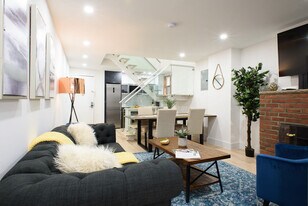 244 E 75th St in New York, NY - Building Photo