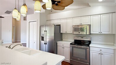 8460 Indian Wells Way in Naples, FL - Building Photo - Building Photo