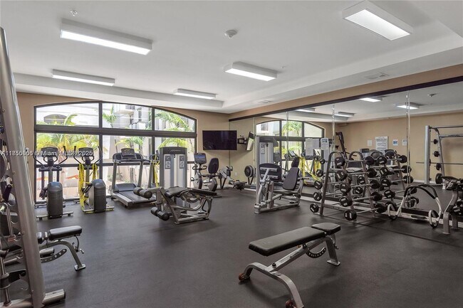 1805 Ponce de Leon Blvd, Unit 633 in Coral Gables, FL - Building Photo - Building Photo