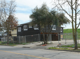 7470 Rogers Ln in Gilroy, CA - Foto de edificio - Building Photo