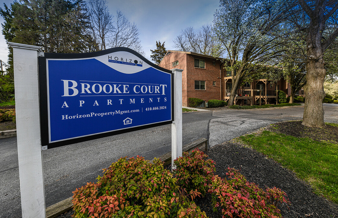 Brooke Court Apartments in Baltimore, MD - Building Photo