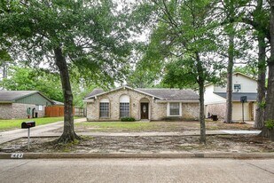 422 Skywood Dr in Houston, TX - Building Photo