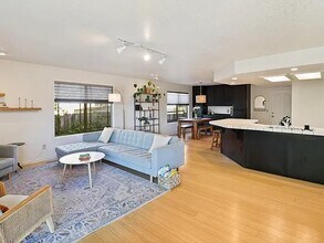 2100 Hacienda St in Redding, CA - Building Photo - Building Photo