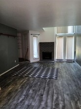 17210 Imperial Valley Dr in Houston, TX - Building Photo - Building Photo