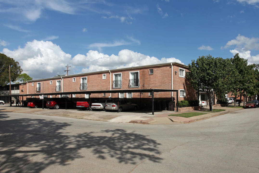 109 Avondale in Houston, TX - Building Photo