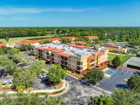 13941 Clubhouse Dr in Tampa, FL - Building Photo