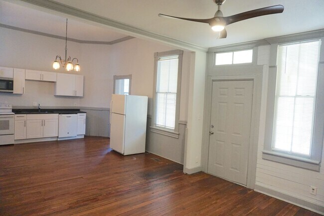 404 E Duffy St in Savannah, GA - Building Photo - Building Photo