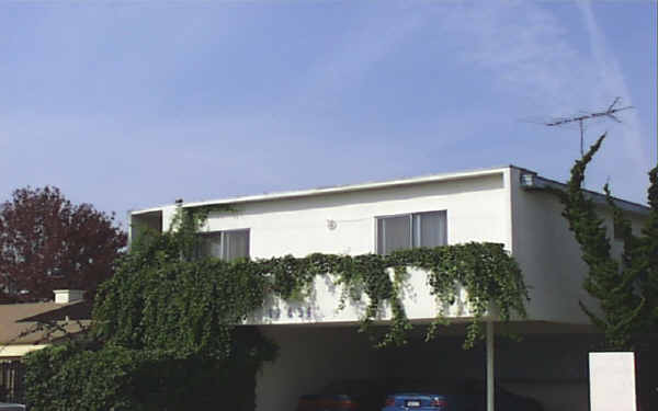 12631 Pacific Ave in Los Angeles, CA - Building Photo