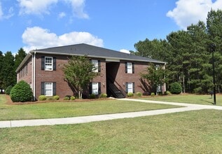 44 Fantasy Ln in Lillington, NC - Building Photo - Building Photo