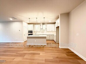 129 Pinnacle Drive in Chapel Hill, NC - Building Photo - Building Photo