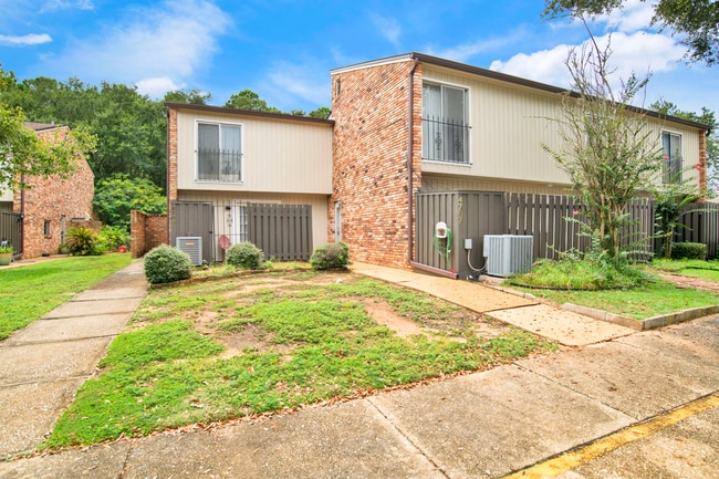 4707 Huron Dr in Pensacola, FL - Building Photo - Building Photo
