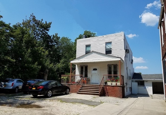 2Family House in Woodside, NY - Building Photo - Primary Photo