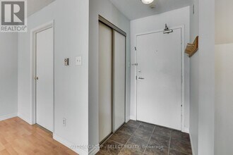 15 Jacksway Crescent in London, ON - Building Photo - Building Photo