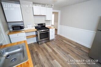 1216 Hamilton Ave NW in Grand Rapids, MI - Building Photo - Building Photo