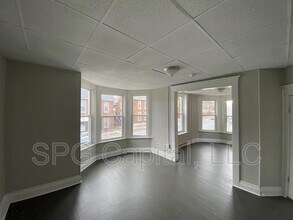 208 W Main St in Waynesboro, PA - Building Photo - Building Photo