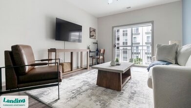 900 E Six Forks Rd in Raleigh, NC - Building Photo - Building Photo