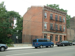 2037-2039 Elm St in Cincinnati, OH - Building Photo - Building Photo