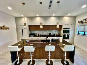 648 NE 16th Terrace in Fort Lauderdale, FL - Building Photo - Building Photo