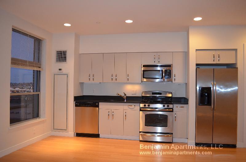 599 Albany St, Unit 607 in Boston, MA - Building Photo