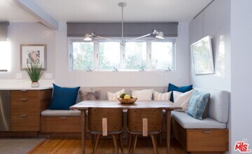 1060 Nowita Pl in Los Angeles, CA - Building Photo - Building Photo