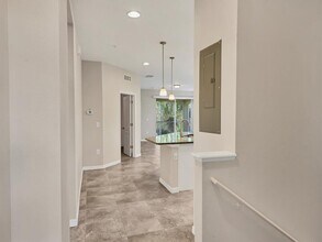 8219 Enclave Way in Sarasota, FL - Building Photo - Building Photo
