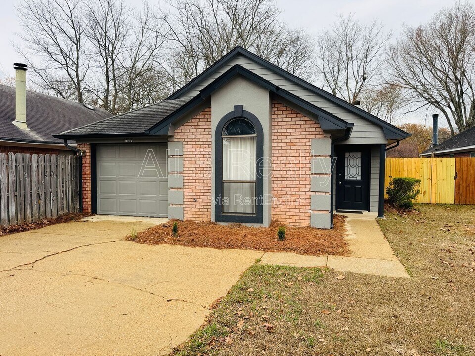 6008 Woodrun Ct in Montgomery, AL - Building Photo