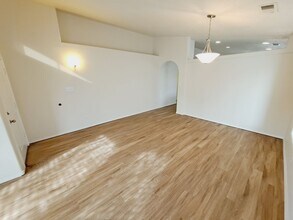 590 Rain Lily Rd SW in Los Lunas, NM - Building Photo - Building Photo