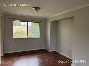 32569 Haida Dr in Abbotsford, BC - Building Photo - Building Photo