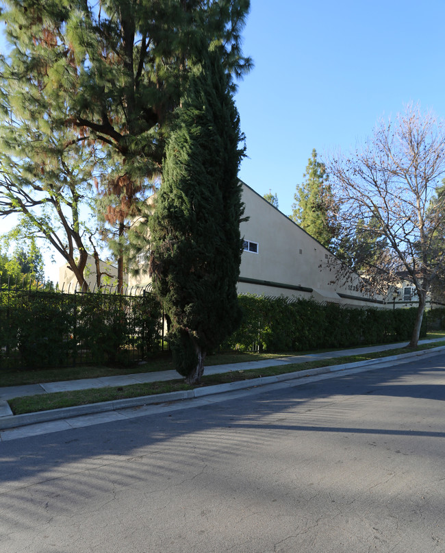 La Pintoresca in Pasadena, CA - Foto de edificio - Building Photo