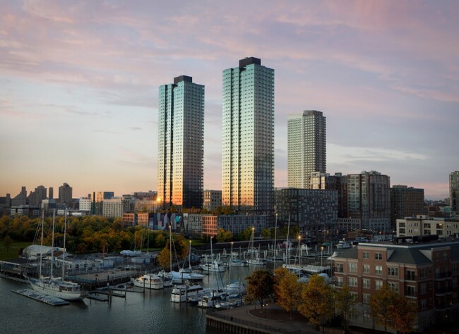 33 Park View Ave in Jersey City, NJ - Building Photo - Building Photo