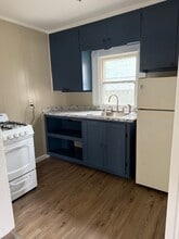 821 Ottawa St, Unit Upstairs in Leavenworth, KS - Foto de edificio - Building Photo