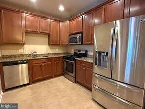 224 Breeders Cup Dr in Cherry Hill Township, NJ - Building Photo - Building Photo