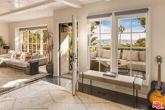 8491 Harold Way in Los Angeles, CA - Building Photo - Building Photo
