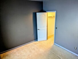 43985 Eastgate View Drive in Chantilly, VA - Building Photo