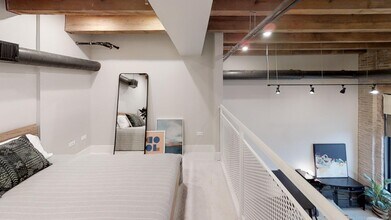 731 N Sangamon St, Unit 1 in Chicago, IL - Building Photo - Building Photo