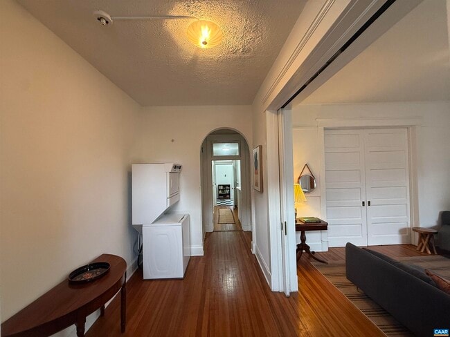 615 E High St in Charlottesville, VA - Building Photo - Building Photo