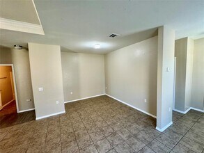 5716 Knoll Pines Pass in Austin, TX - Building Photo - Building Photo